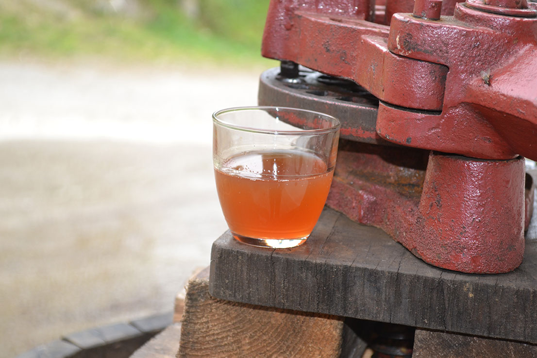 verre de jus de pomme